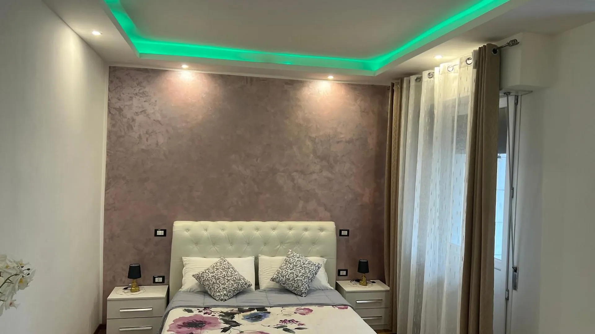 Hotel Katrin Luxury Verona 0*,  Italien